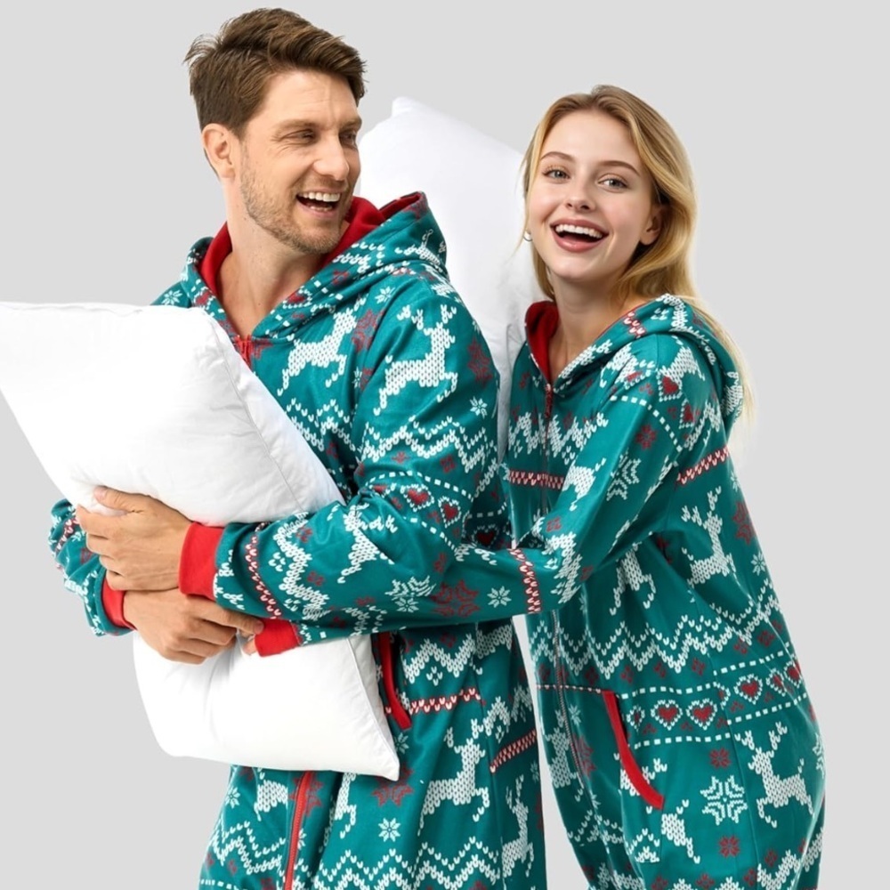 NWOT Giggling Get Up Green Reindeer Pajamas - Picture 7 of 15